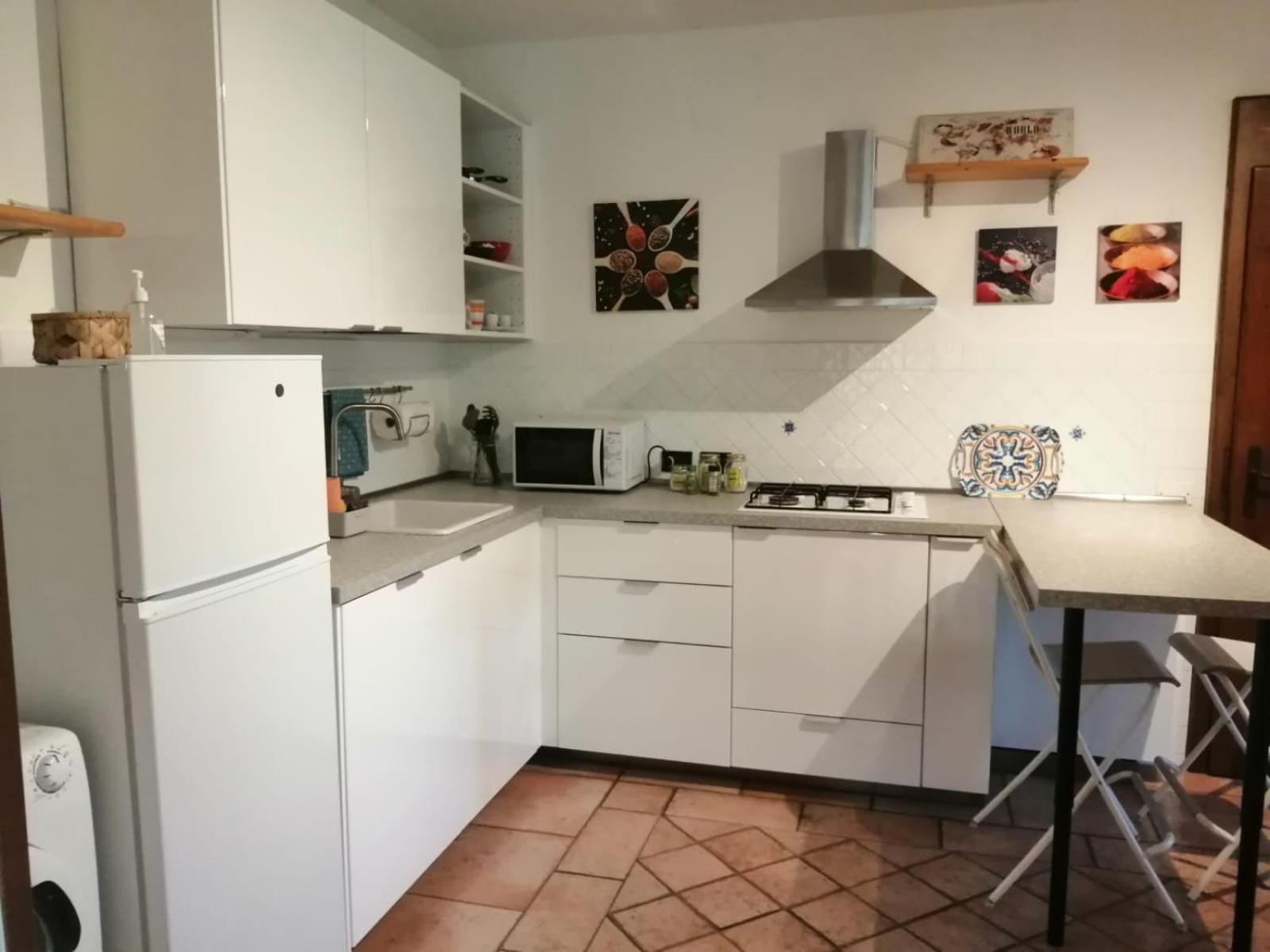 דירות לונאטו Hill House מראה חיצוני תמונה